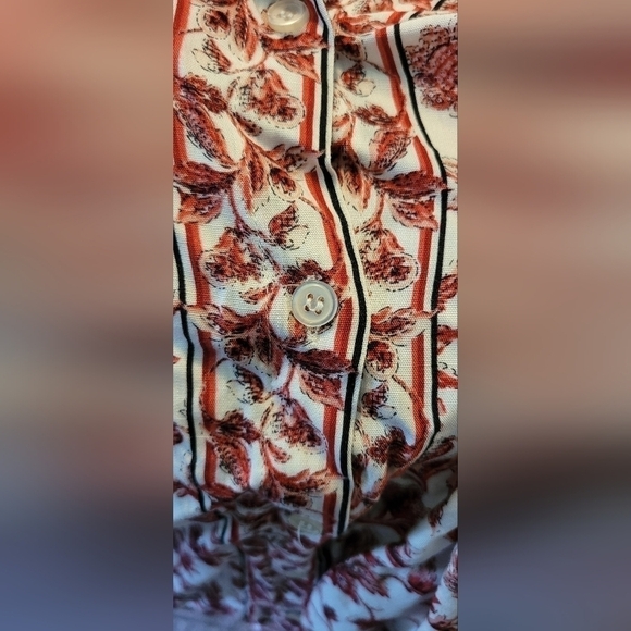 Max Studio NWT $98 Women's 100% Rayon White Black Red Floral Button Front Blouse - Picture 8 of 11